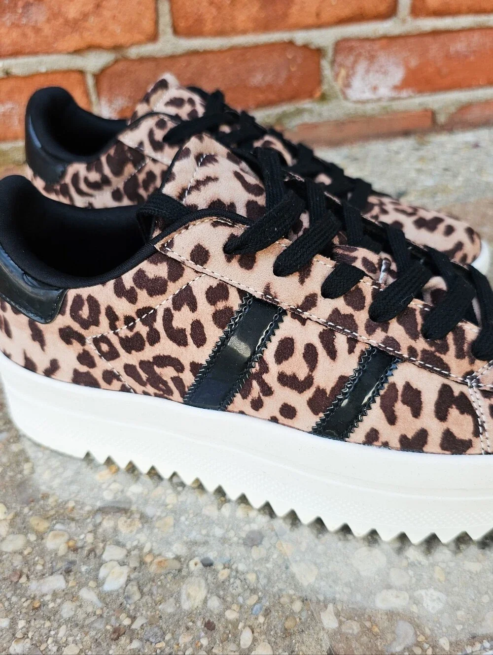 New Wild Diva Leopard Platform Fashion Sneakers Women’s Size 10